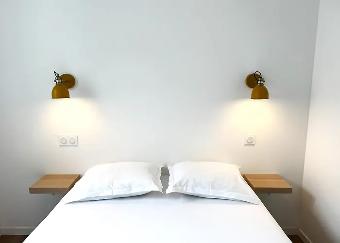 Le Mandragot מלון דירות 3*